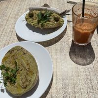 Guacamole, babaganoush y zumo de zanahoria  at Baraka in Orgiva