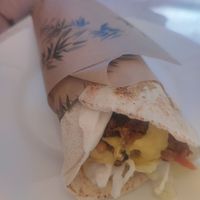 Hamburguesa vegana en pan de pita at Baraka in Orgiva