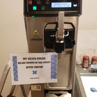 Ice cream machine at Somenoya in Barcelona