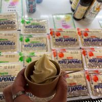 Creamy soy gelato at Somenoya in Barcelona