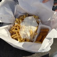 fries, vegan mayo and nuggets  at Frituur De Petaat in Antwerpen