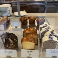 Vegan banana bread muffins in the back. Again, clearly labelled as "vegan". at mtl cafe & bakery in Seoul