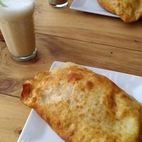 Empanadas gigantes y jugos naturales at Patagonia Natural in Panguipulli