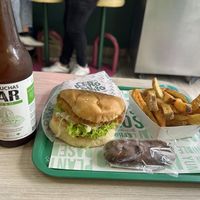 Lulo Kombucha, Burger Meister, Snickers & Fries #Veganuary at Cero Pollito - Javeriana in Bogota
