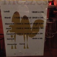 Hours in French at La Caravane Passe in Geneva