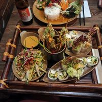 Gemischte Vorspeisenplatte. Drei Mal kalt und mit Mango. at Hanoi Vegan & Heinenhof in Cologne