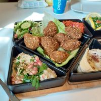 closer view on other half of the "Schlüchtern Box" at Falafel Schlüchtern in Schluechtern