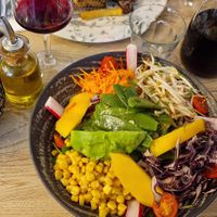  at Café Victoria in Paris