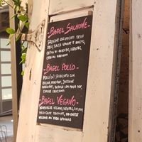 Vegan bagel at lunchtime at Mauri Concept in Lugano