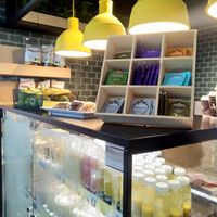 Teas, fruit, oatmeals, bowls and yogurts at BRU - VIT - A Gates in Zaventem