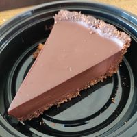 "Vegan almond pie"... without almond, and with dairy (and probably not ethically sourced) chocolate 😒 at Pimlico in Pune