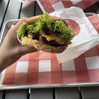 AHHHHHHG I LOVE IT  at Goy's Plant-Based Burgers - Americana in Guadalajara