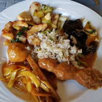 Combination option with 5 dishes at Loving Hut in Maastricht