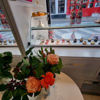 Vegan cupcakew from Magpies at The Flower Cafe Bruges in Bruges