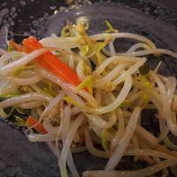 Sojabohnensprossen-Salat  at Shanghai in Pietrasanta