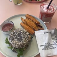 Slim girl burger & Haily Bieber smoothie   at Dose in Istanbul
