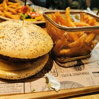 Vegan burger at Favorito mi Lugar in Sevilla