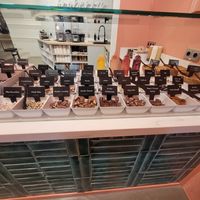 the vegan toppings are the ones with the green dot at Froberry in Essen