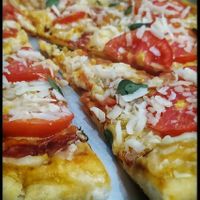 Pizza Margherita at La Bella Vegana in Guaruja