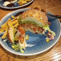 Neue auf der Speisekarte: Guac'n'Roll Burger at Esszimmer by MyPlace in Lautzenhausen
