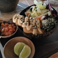 Bowl di alghe, buona ma porzione misera visto che viene data come pasto completo at Pachamama Organic Cafe and Private Villa in 