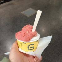 Lemon and strawberry at Günther Gelato in Rome
