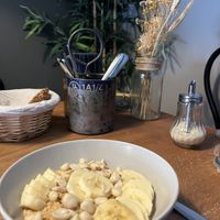 Erdnuss Porridge 🥜 🥣   at Veganes Café im Powerhouse  in Erftstadt