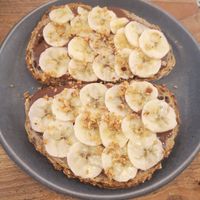 Vegan "sweet heaven" - Nutella and bananas on toast at SHOTS Coffee & Brunch in Girona