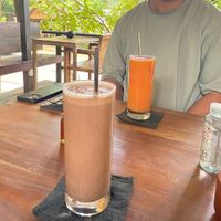 Vegan shake & tropical juice   at Cappuccino Bistro in Sigiriya