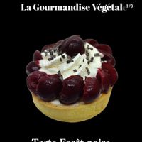 Forêt Noire vegan at La Gourmandise Végétale in Goyave