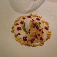 Weißes Schokoladensüppchen mit Litschi Sorbet und Mango Knusper at Winelonge in Lermoos