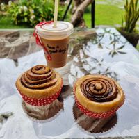 Vegan Cinnamon Roll with Vanilla at Ubud Cinnamon in Ubud