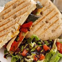 Panini mit Rucolapesto, Grillgemüse und Räuchertofu at LiLe's Corner in Augsburg