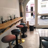 Counter seats and entrance at Veggie's Corner in Besancon