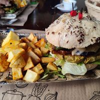 Vegan burger at Tinguaro in La Palma
