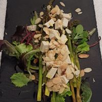 Asparagi con tofu e mandorle at Contorni e Dintorni in Rivoli