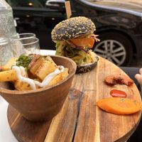Vegan burger   at La Cantine de Sam - Rue des Fossés Saint-Marcel in Paris