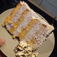 Binnenkant met roomvulling at Taart&Macarons in Zwaag