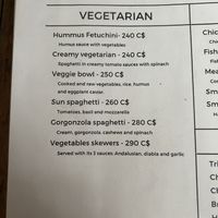 Double check with the server what’s vegan. I got the hummus pasta and skewers. Say “Soy vegano. No carne, huevos o leche por favor” (I’m vegan, no meat, eggs or milk please at Casa Abierta in Leon
