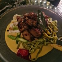 Spinach noodles, seitan and veggies in curry sauce at Bless in Berlin