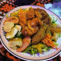 Salad with lentil pancakes at Bumi Cocina - Yerbateria in Salento
