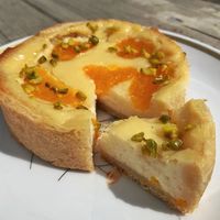 Himmlisches Törtchen („Käse“kuchen/Mandarine)  at Albbäckerei Wörz in Laichingen