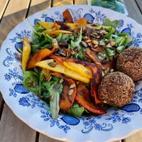 Herbstsalat mit Birnen, Kürbis und Falafel at Das Schöne Leben in Hornberg