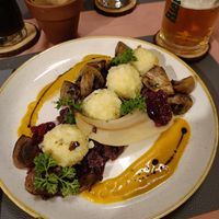 Vegane Kartoffelklösse mit Brotschmelze at Hieronymus in Kippenheim