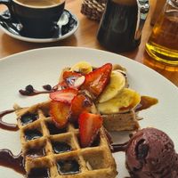 Waffles at 1835 Coffee Lab in Puerto Ayora