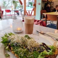 Carrot hummus toast at Nobel Bopel in Bergen