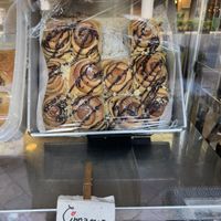 Vegan cinnamon rolls, very nice  at Gobi Desserts in Central Singapore