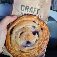 rol de canella con arándanos at Craft Vegan Bakery Palermo in Buenos Aires