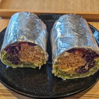 🌯🌱🥑 "Veggie Tacos" Burrito - Hummus, Guacamole , Beetroot (880¥) at Dosco Coffee ドスココーヒー in Hiroshima