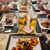 Veganer und Fleischesser an einem Tisch :) at Hidden Kitchen Hamburg in Hamburg